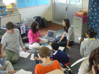 kids.jpg (45397 bytes)